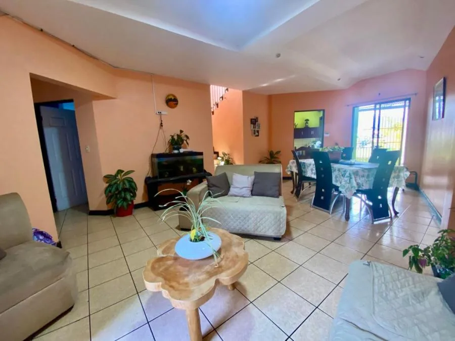 Venta de Casa amplia en Tibás, Cinco Esquinas. - Venta en Tibás — photo 5