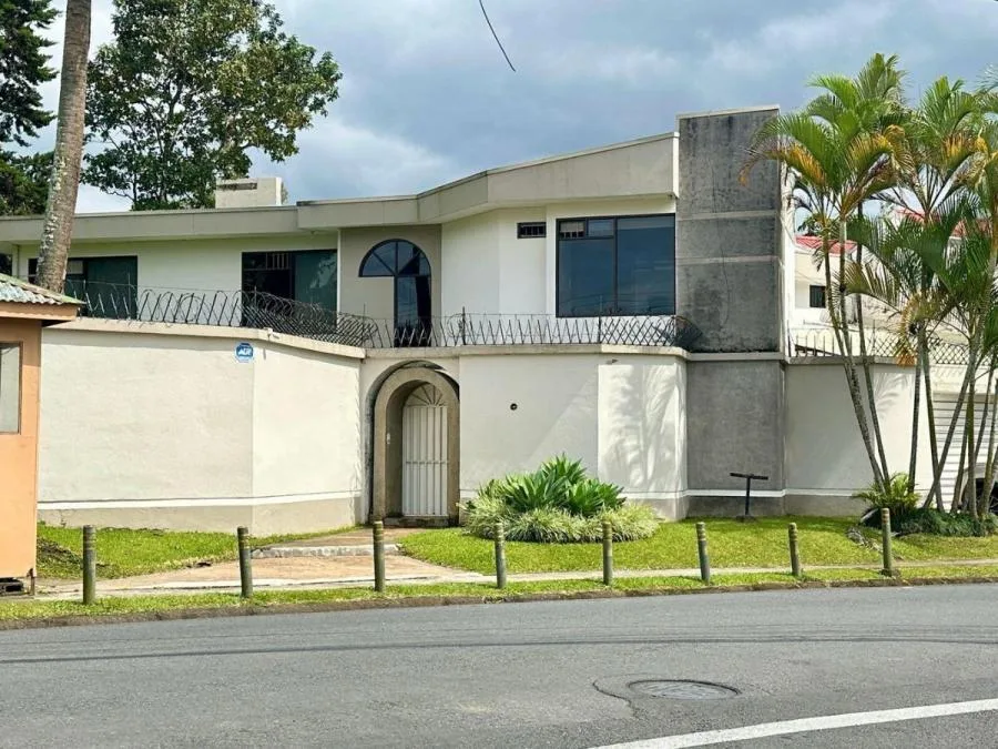 Alquiler de Casa en Granadilla, Curridabat / Mls. 26-1119 OFC JB - Alquiler / Renta en Curridabat