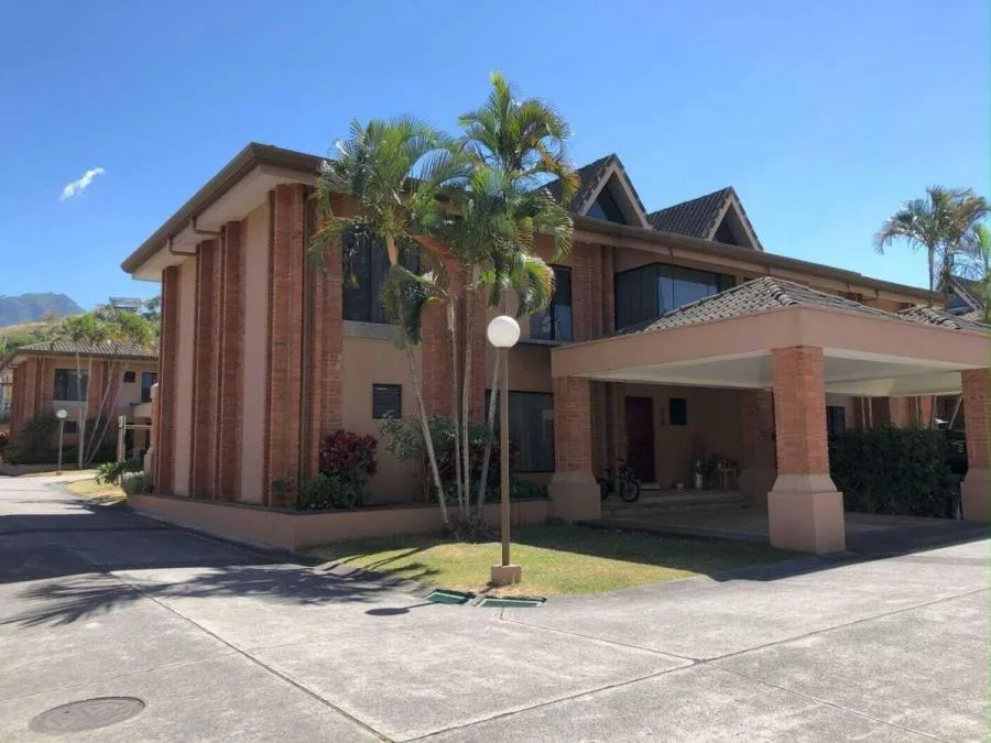 CASA EN VENTA EN ESCAZU, MLS #25-1165 - Venta en Escazú