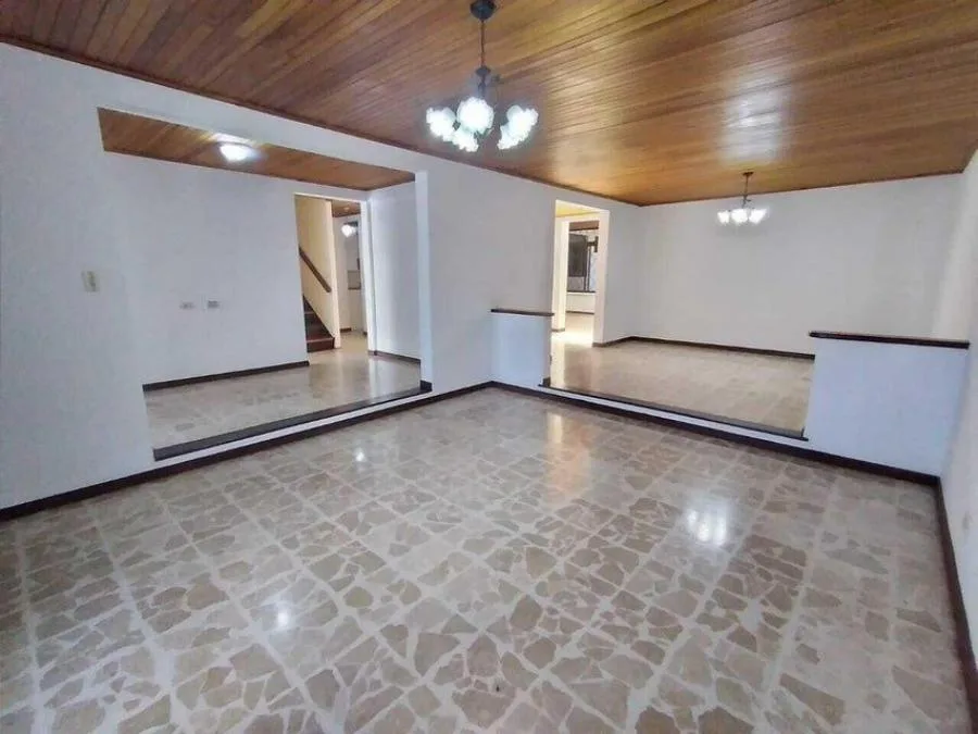 VENTA DE CASA EN LOS YOSES SUR  ZAPOTE          PBR - Venta en Zapote