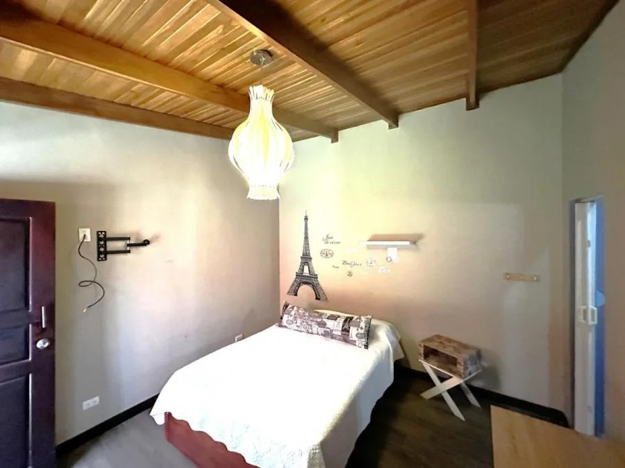 Venta de Local Comercial en Santo Domingo, Heredia. - Venta en Santo Domingo — photo 4
