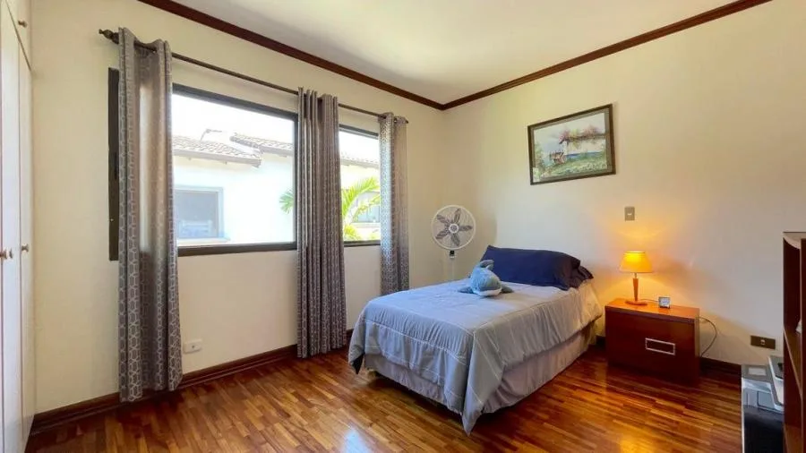 SE VENDE CASA EN SAN RAFAEL DE ESCAZU PBR - Venta en San Rafael — photo 2
