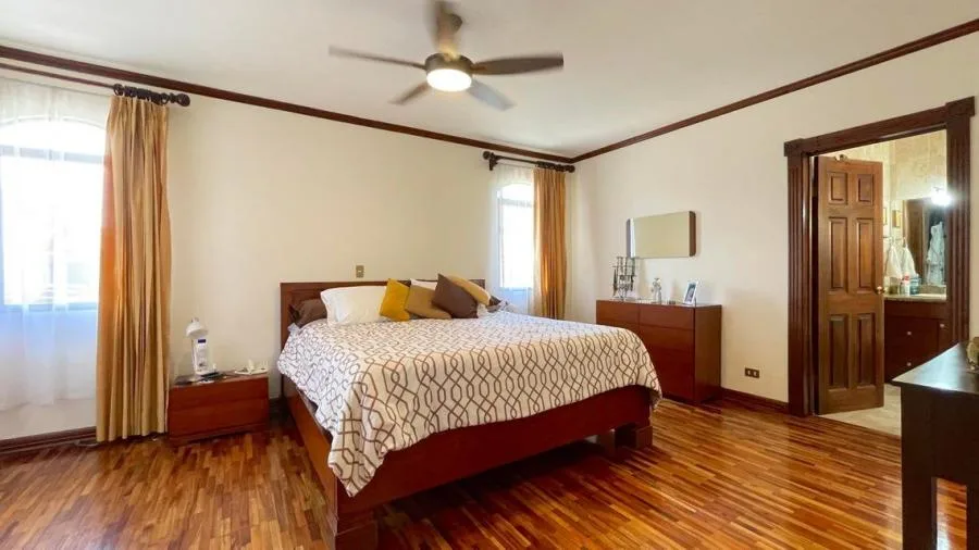 SE VENDE CASA EN SAN RAFAEL DE ESCAZU PBR - Venta en San Rafael — photo 4