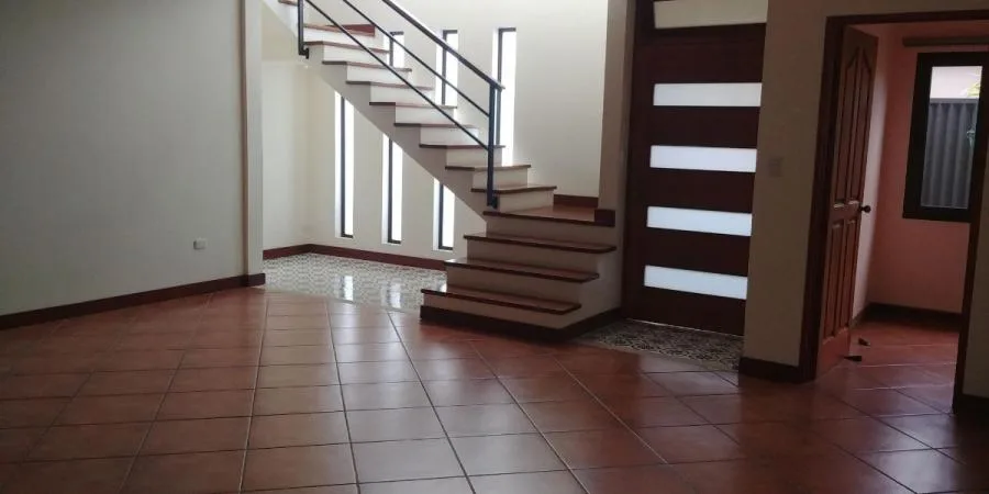 Casa en Venta en San Vicente, Heredia RAH #221990 - Venta en Santo Domingo — photo 2