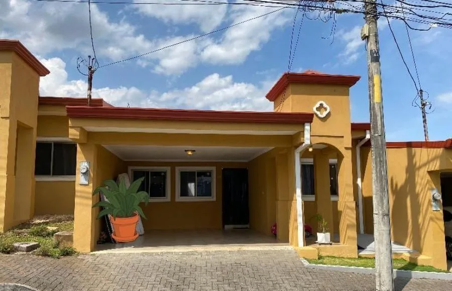 Casa en Venta en Desamparados, Alajuela RAH #222040 - Venta en Desamparados