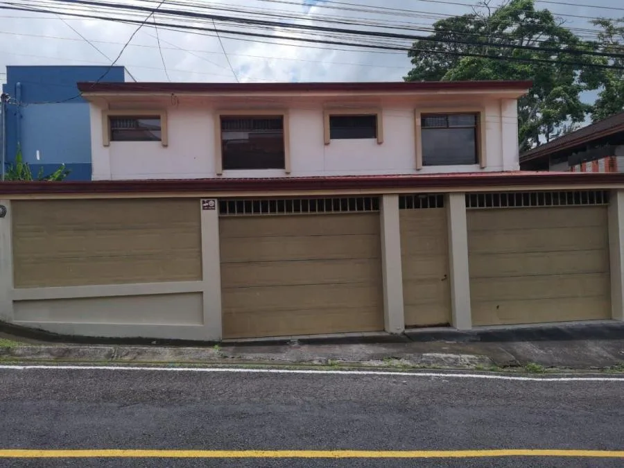 Casa en Venta en Sanchéz, Curridabat. RAH 24-647 - Venta en Curridabat