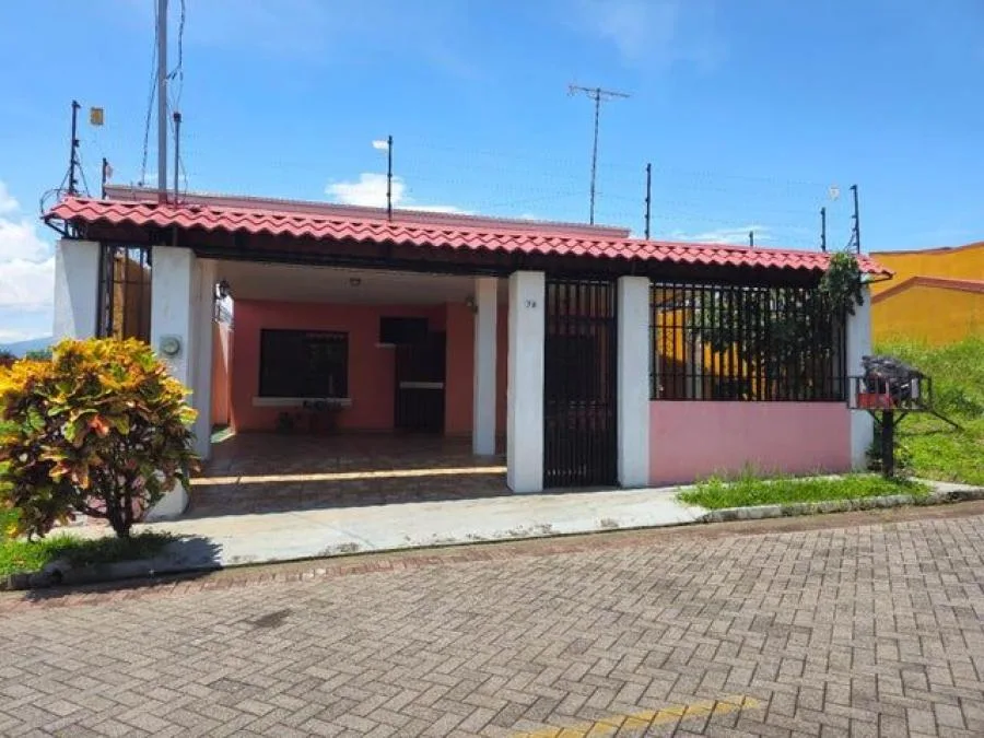 Venta de Casa en San Antonio, Alajuela. RAH 25-80 - Venta en San Antonio