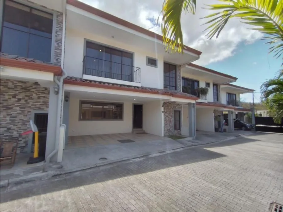 Casa en venta en Santa Ana, San José. RAH 22-1767 - Venta en Santa Ana