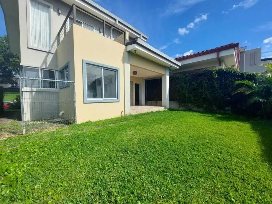 Casa en Venta en Ulloa, Heredia MLS #23-824 CL - Venta en Ulloa
