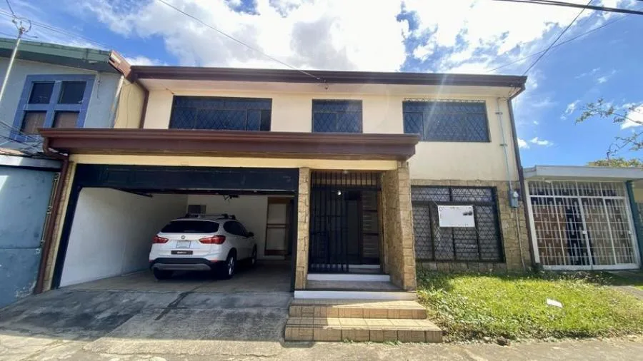 Venta de Casa en Zapote, San José. RAH 26-1223 - Venta en Zapote