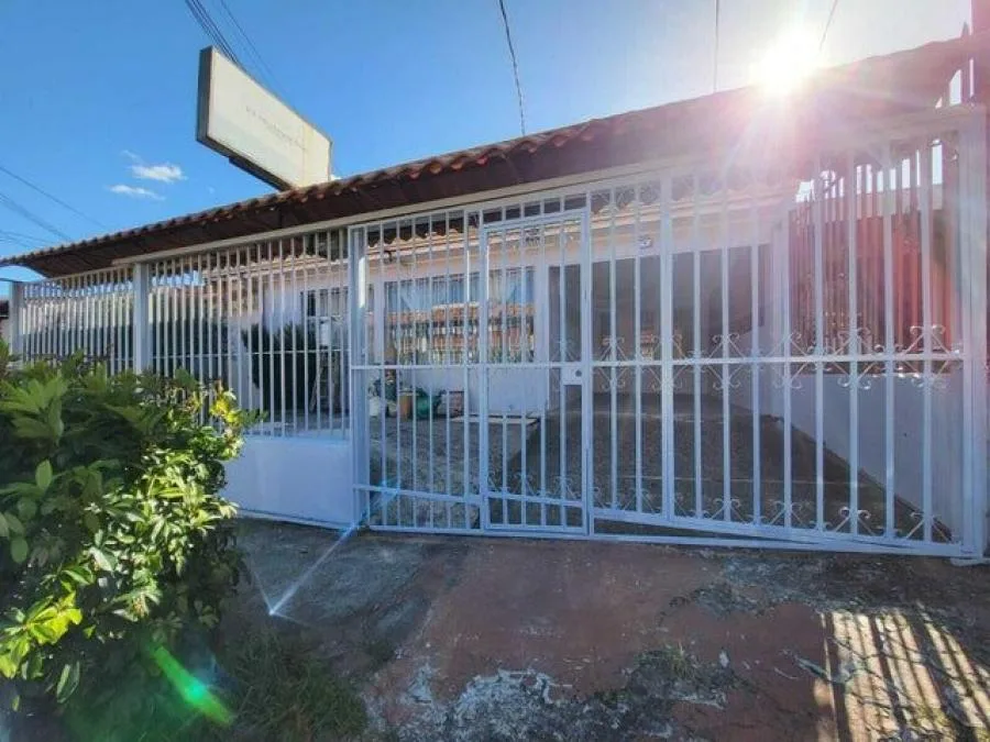 Casa mas apartamento independiente en venta en Barrio La Flor, Moravia RAH 232342 - Venta en Moravia