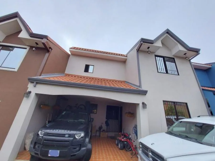 Casa de dos plantas en condominio exclusivo en San Rafael de Heredia RAH 23668 - Venta en San Rafael