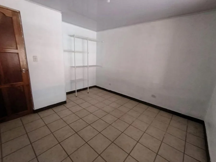 Venta de Casa en Ipis-Goicoechea, San José. - Venta en Goicoechea — photo 2