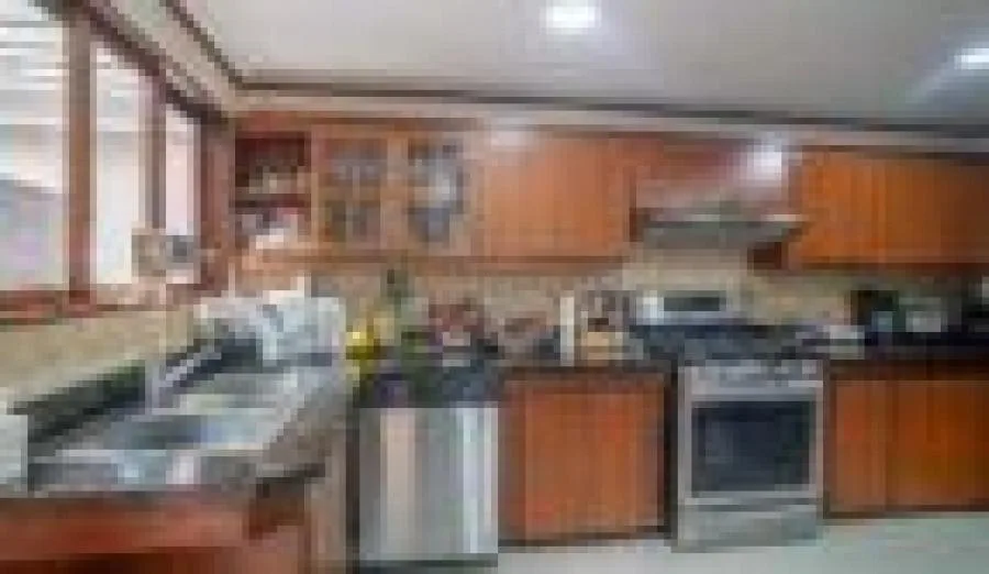 Venta de casa con apartamento independiente en San Rafael, Montes de Oca $590,000 #FR004  - Venta en Montes de Oca — photo 2