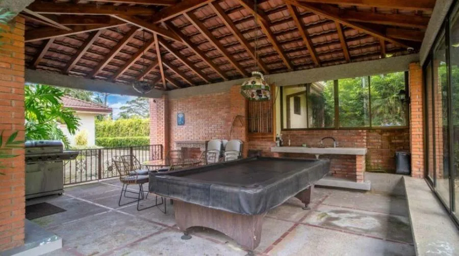 Venta de casa con apartamento independiente en San Rafael, Montes de Oca $590,000 #FR004  - Venta en Montes de Oca — photo 5