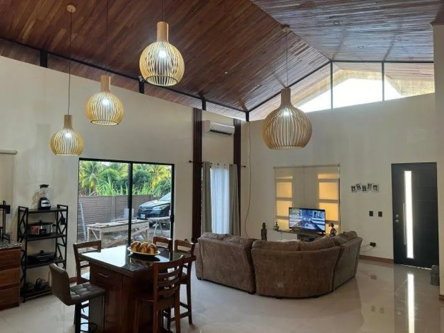 Alquiler de casa en Parrita Puntarenas - Alquiler / Renta en Parrita