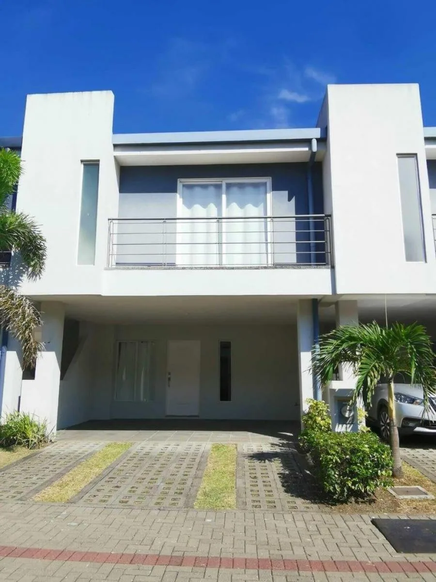 CASA EN VENTA EN BRASIL DE SANTA ANA RAH 232910  - Venta en Brasil