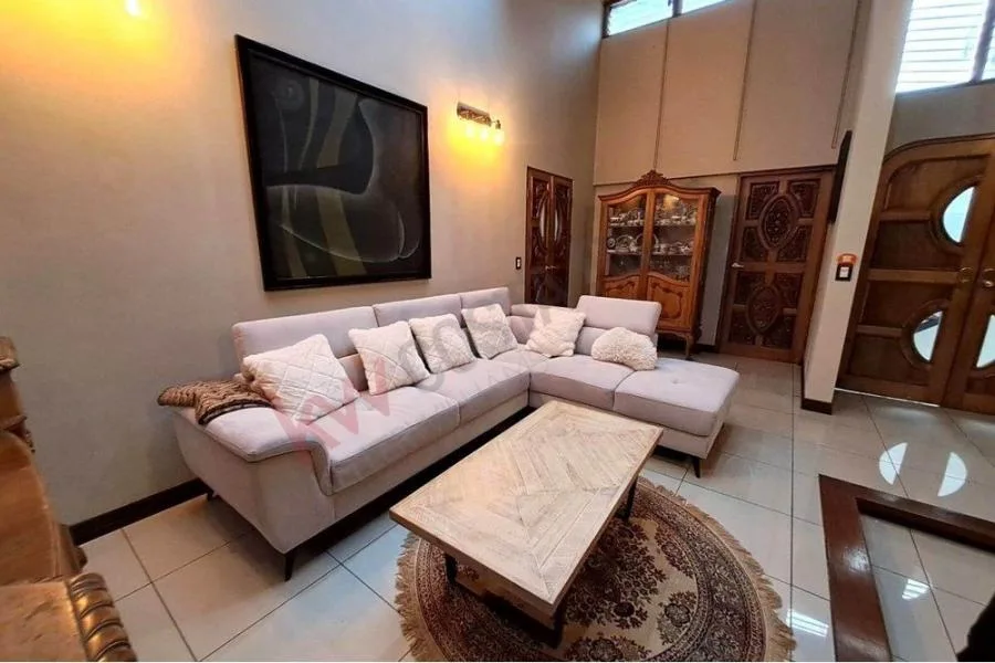 Venta de casa en Los Yoses Sur, San José US$ 279.000 #6316 - Venta en San José