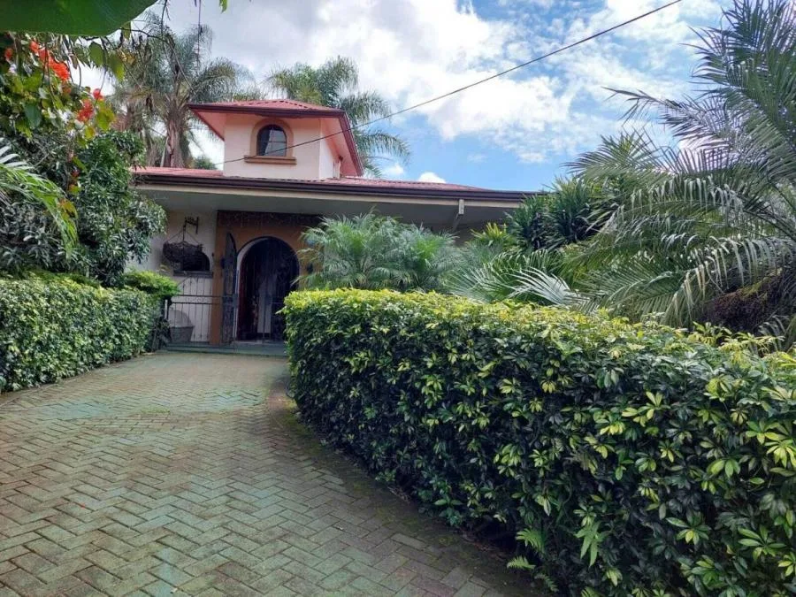 Casa en Venta en San Isidro, Heredia RAH #222142 - Venta en San Josecito