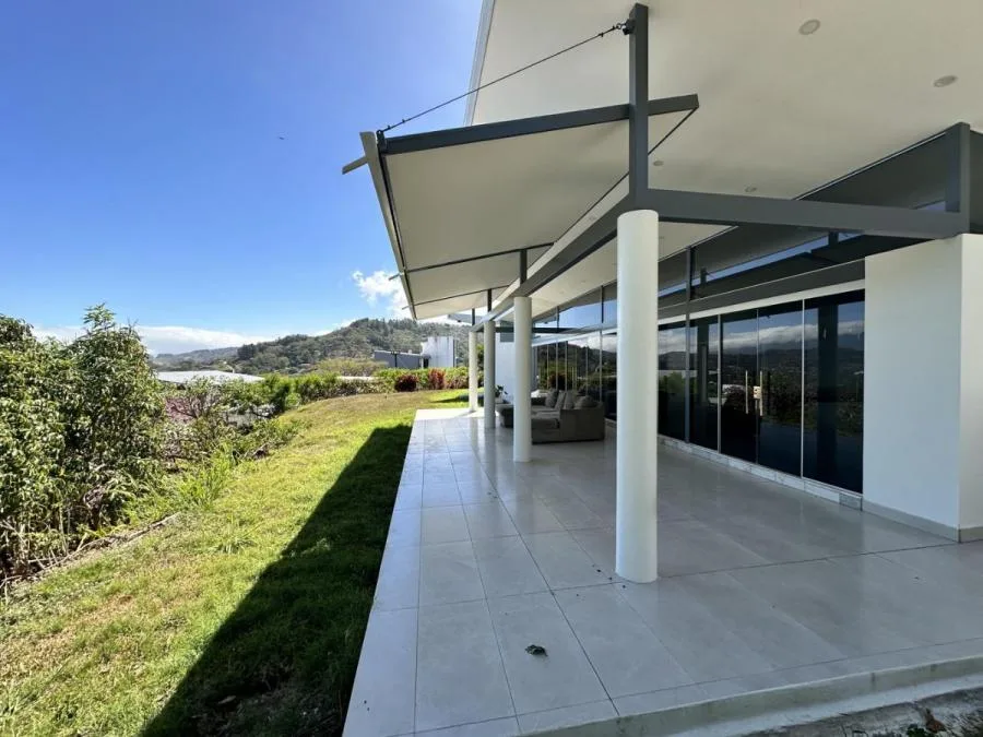 CASA EN VENTA EN SANTA ANA, cod: MLS #26-579  - Venta en Santa Ana