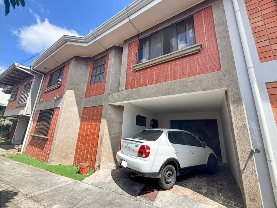 Venta de casa en calle cerrada en Sabanilla, Montes de Oca #FE002 - Venta en Montes de Oca
