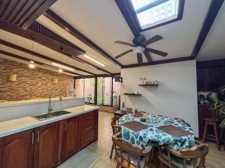 Venta de casa en calle cerrada en Sabanilla, Montes de Oca #FE002 - Venta en Montes de Oca — photo 3