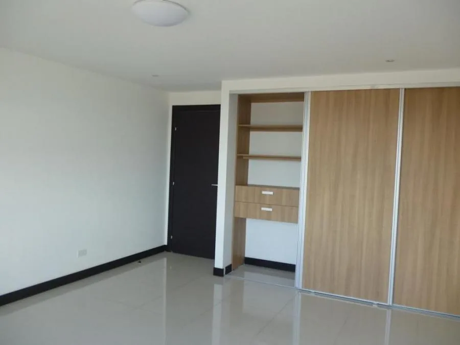 Venta de apartamento en Lourdes Montes de Oca  MGA - Venta en Montes de Oca — photo 2