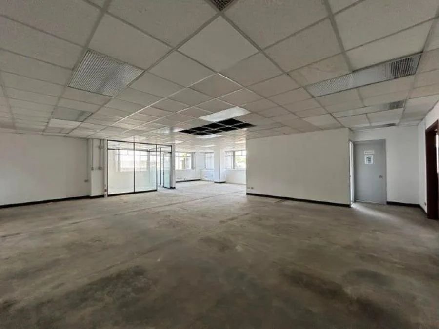 Alquiler de Oficinas y Locales Comerciales en San José centro. - Alquiler / Renta en San José — photo 4