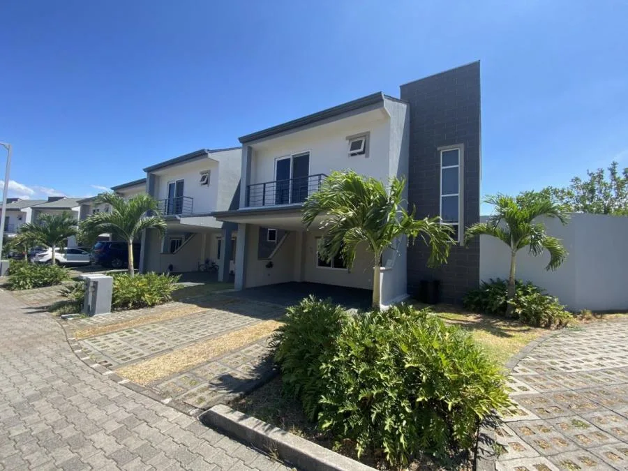 Alquiler de Casa con o sin muebles en Guachipelín Escazú  MGA - Alquiler / Renta en Escazú