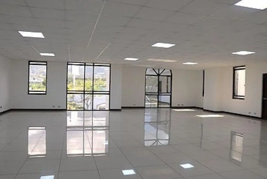 En Renta Oficina En Empresarial Forum I Santa Ana; Idi: 129100 - Alquiler / Renta en Pozos