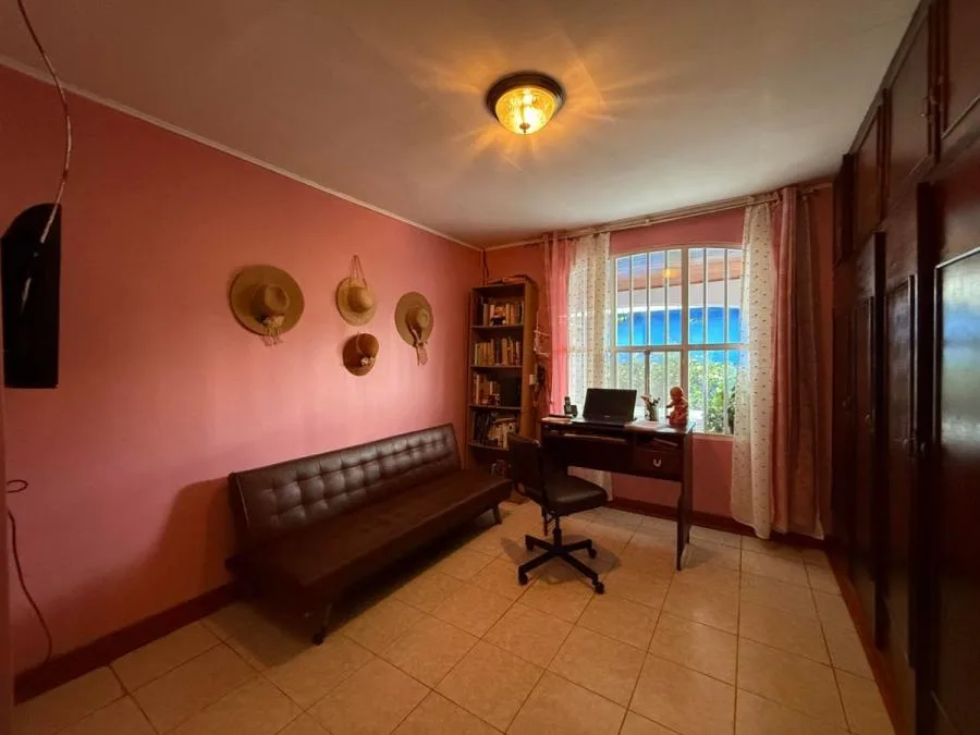 CASA EN VENTA, MERCEDES, HEREDIA . Cod#25-1226 - Venta en Mercedes