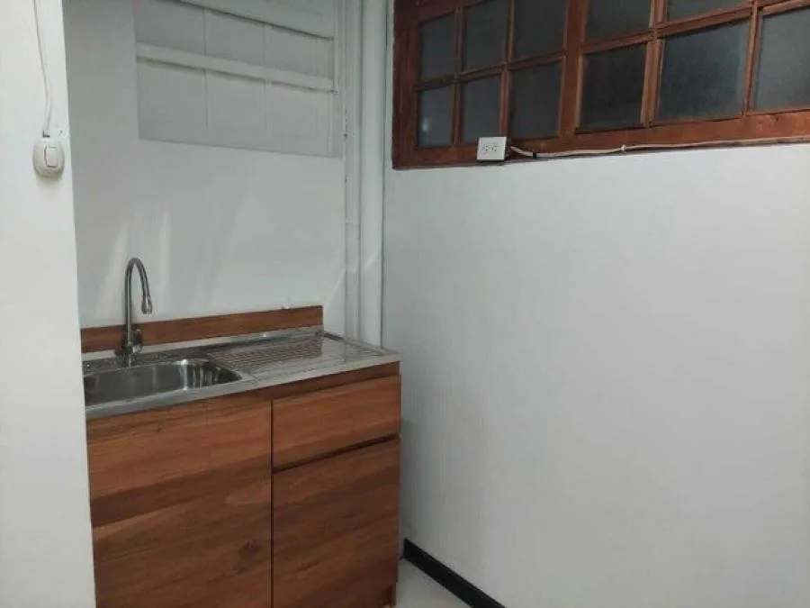 Alquiler de Local Comercial en El Carmen, San José. - Alquiler / Renta en San José — photo 3