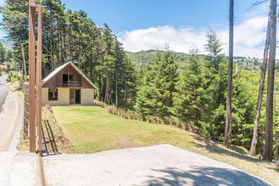 Venta de Cabaña en lote de 793 m2 Cerca al volcán Poás Alajuela MGA - Venta en Poás