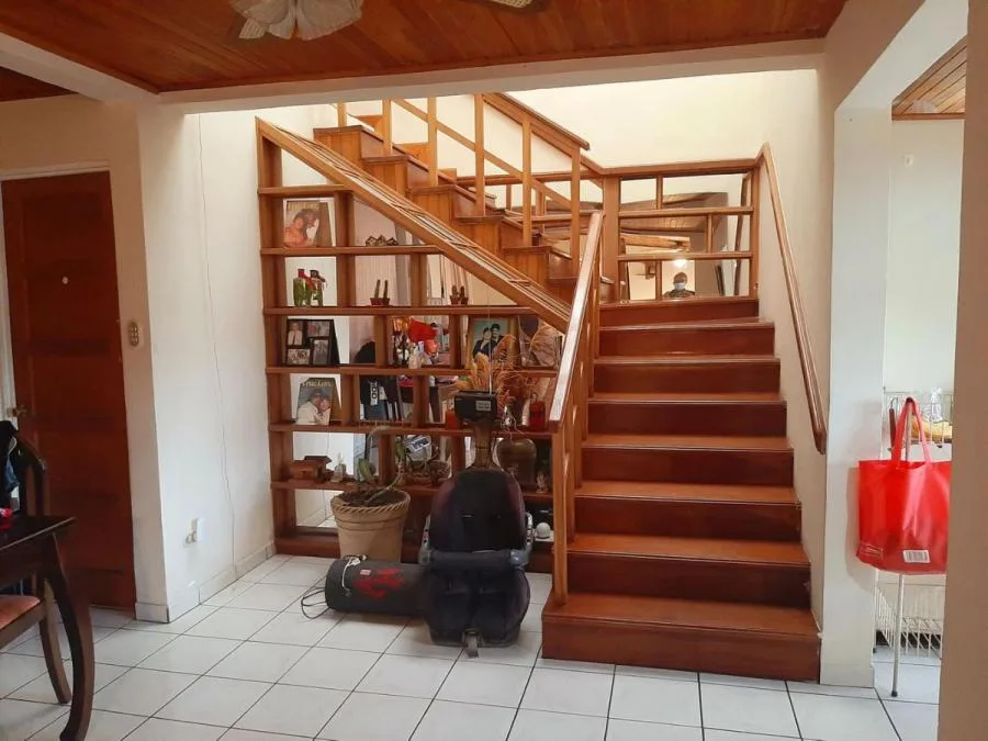 Venta de Gran Casa en Bella Zona de Moravia RAH #2253 - Venta en Moravia — photo 4
