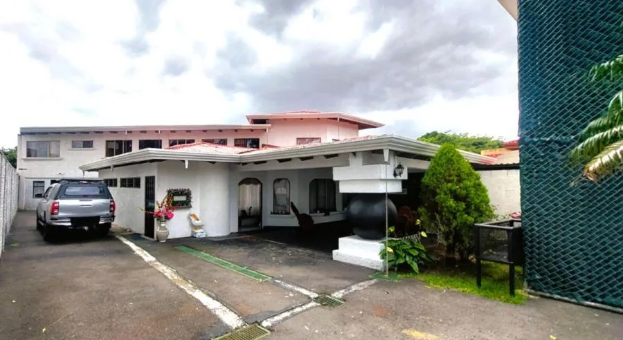 Propiedad amplia, versátil y con excelente retorno: actualmente alquilada por Airbnb hasta agosto de - Venta en Santo Domingo — photo 2
