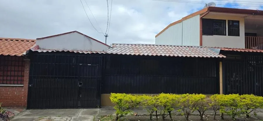 Venta de casa de una planta en Cuatro Reinas, Tibás #VL2925 - Venta en Tibás