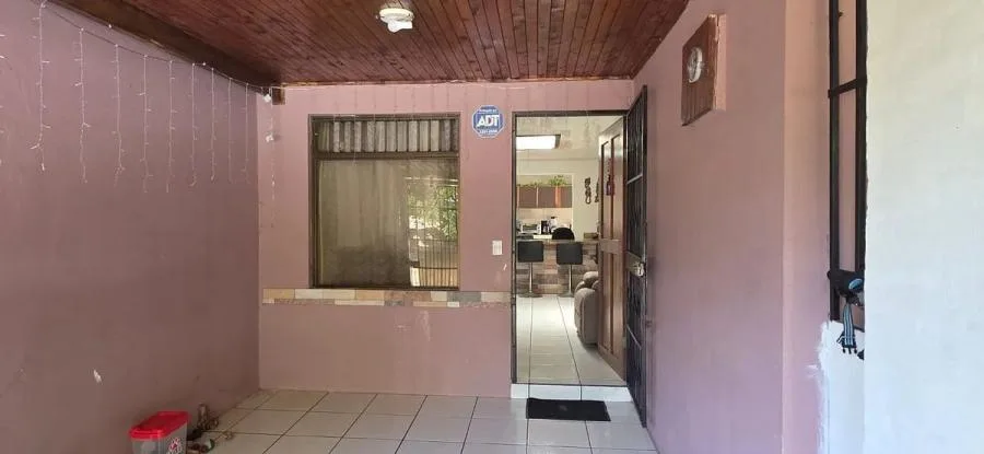 Venta de casa de una planta en Cuatro Reinas, Tibás #VL2925 - Venta en Tibás — photo 2