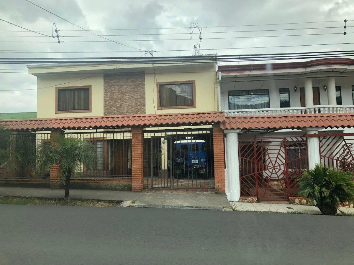 Casa en venta en Aserrí con amplios espacios y entorno natural #25-2025 GS - Venta en Aserrí