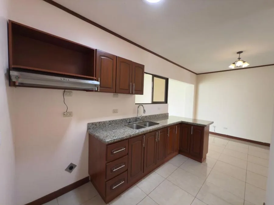 Venta de casa de una planta en Santo Domingo de Heredia # DE004 - Venta en Santo Domingo — photo 3