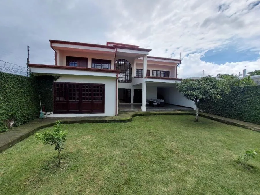 Venta de Casa amplia en Santo Domingo de Heredia - Venta en Santo Domingo