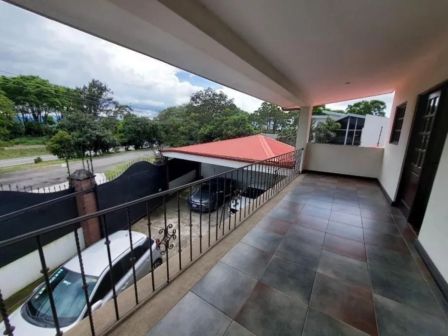 Venta de Casa amplia en Santo Domingo de Heredia - Venta en Santo Domingo — photo 2