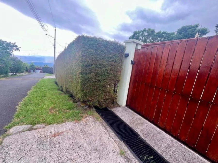 VENTA DE CASA l STO DOMINGO DE STA BÁRBARA-HEREDIA l PRECIO NEGOCIABLE. - Venta en Santa Bárbara