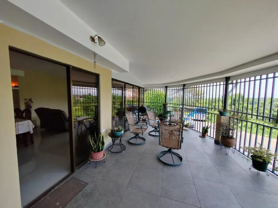 Venta de casa con espacio 3 carros Moravia - Venta en Moravia