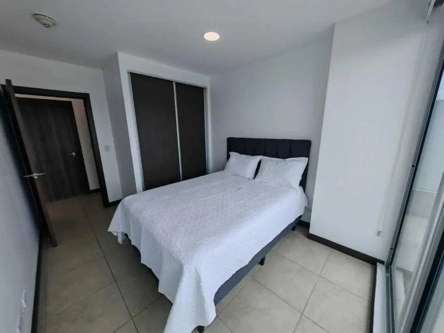 Venta de apartamento en piso 8 en Torre de Paseo Colón, San José US$ 235,000 #TP6617 - Venta en San José — photo 3