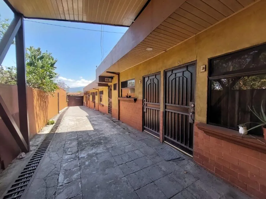 Venta de Propiedad de 23 Apartamentos - Venta en Heredia Centro