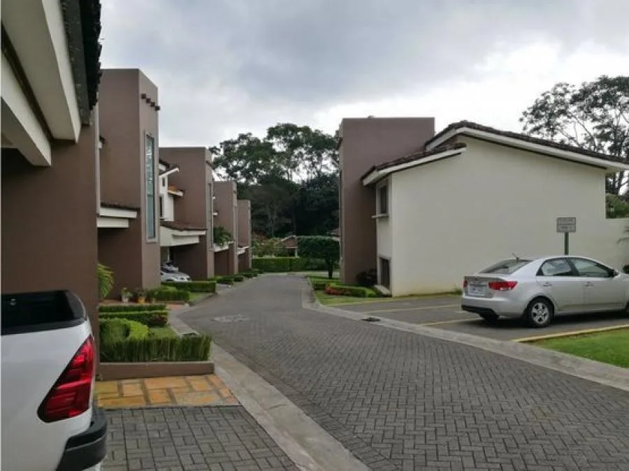 Casa en venta en Cuidad Colon - PDC897077 - Venta en Mora — photo 4