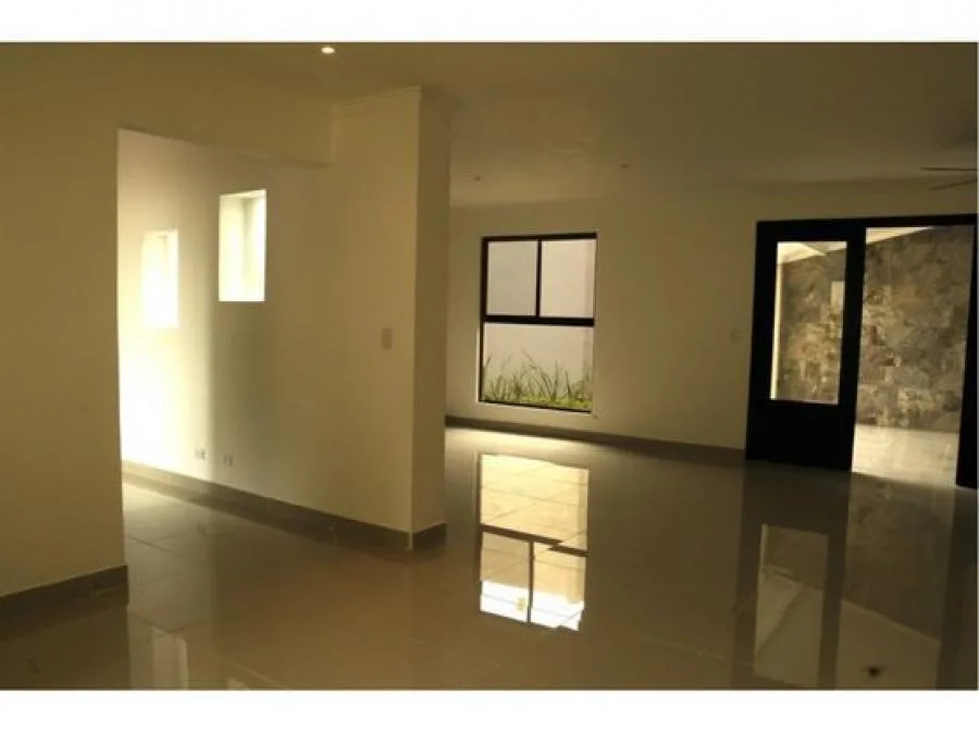 Casa en venta en Cuidad Colon - PDC897077 - Venta en Mora — photo 5