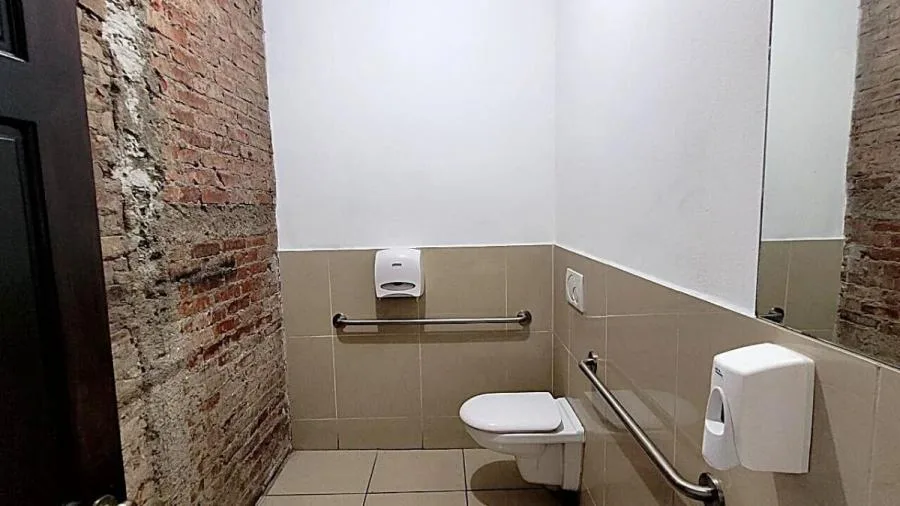 Venta de Espectacular Local Comercial en San Pedro, Montes de Oca. (INVERSIÓN) - Venta en Montes de Oca — photo 3