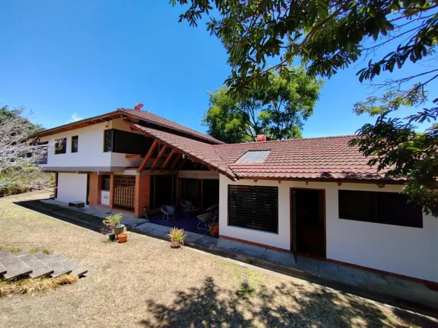 Venta de Casa en Santo Domingo de Heredia en lote de 5086 m2 MGA - Venta en Santo Domingo