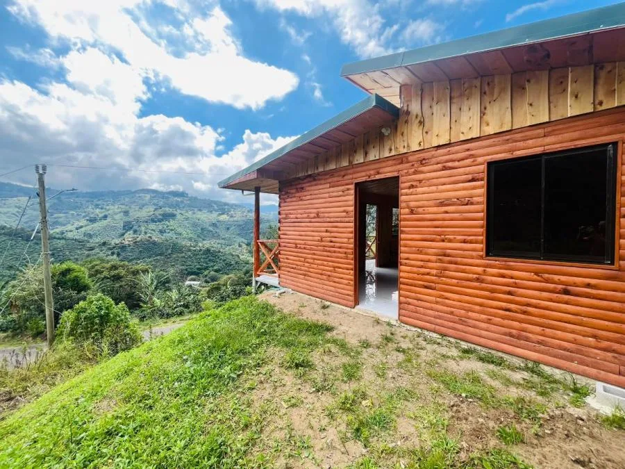 Hermosa Cabaña en venta en Llano los Ángeles de Corralillo, Cartago MLS 26-1063 - Venta en Corralillo